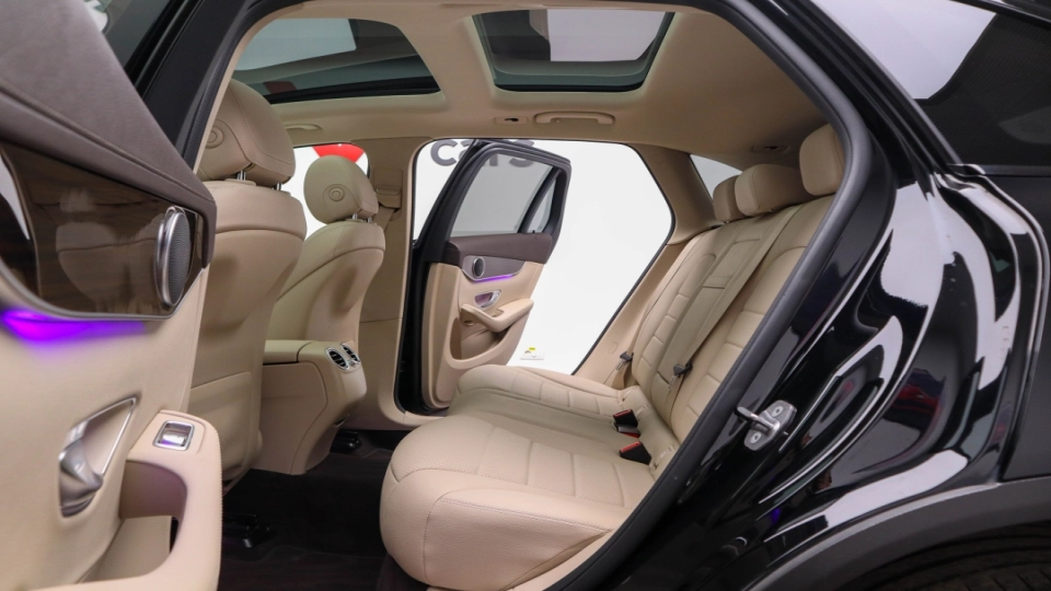 Mercedes GLC 300 de 4Matic Pachet AMG Panoramic FullKeyless Burmester - imaginea 23