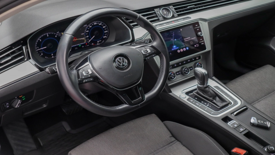 Volkswagen Passat R-Line 2.0 TDI DSG LED ACC Cockpit Navigatie Camera - imaginea 28