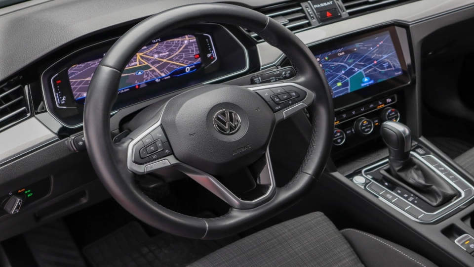VW Passat Facelift 2.0 TDI DSG IQ Light Parktronic ACC VirtualCockpit  - imaginea 33
