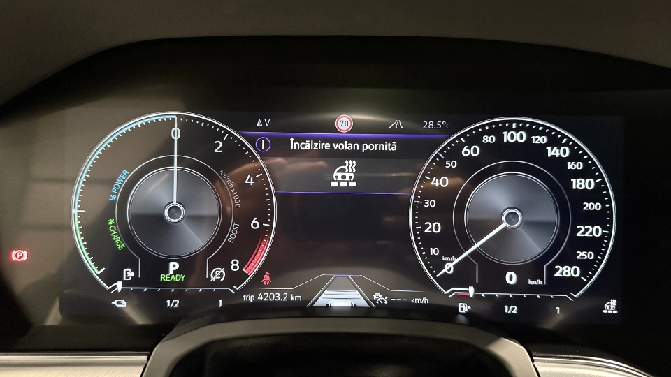 VW Touareg eHybrid Piele Puglia Ventilatie Panoramic IQ Light Carlig - imaginea 23