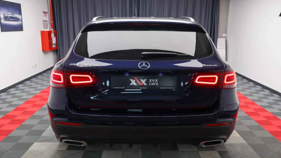 Mercedes GLC AMG 300e Panoramic MultiBeamLED Carbon PachAsistentaFull - imaginea 22