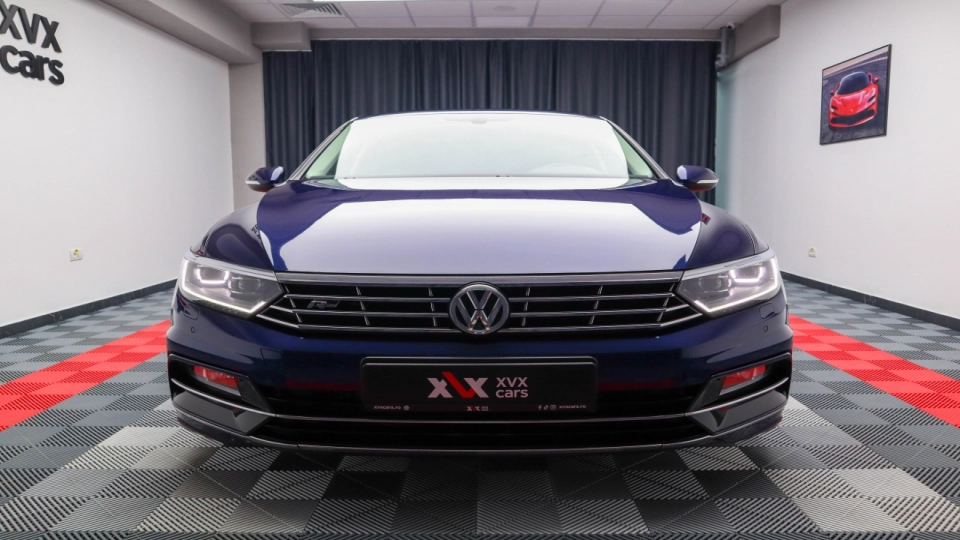 Volkswagen Passat R-Line 2.0 TDI DSG LED ACC Cockpit Navigatie Camera - imaginea 3