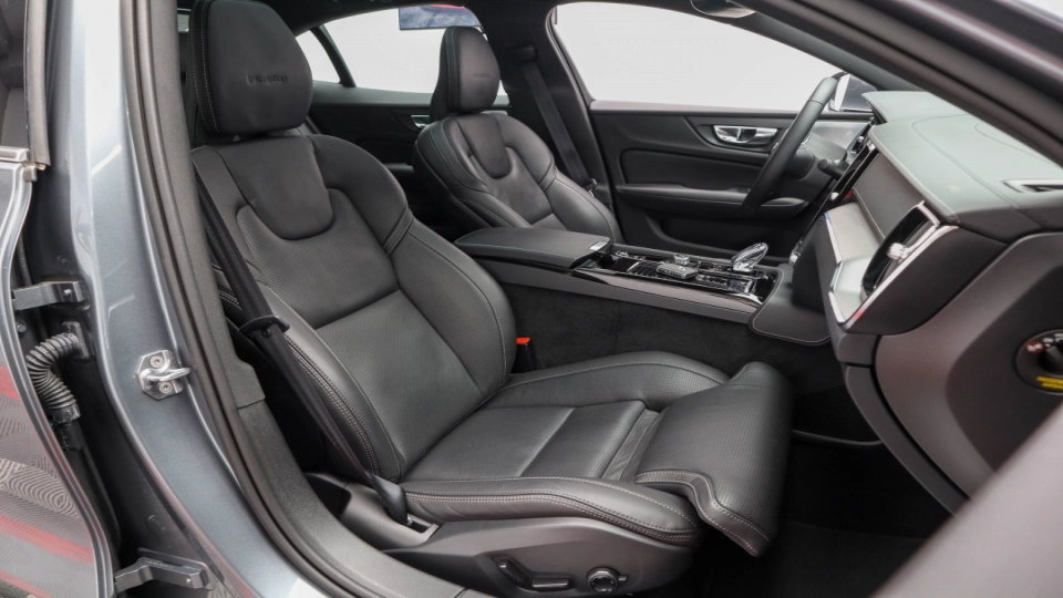 Volvo S60 T8 Plugin Hybrid Inscription Full Dotari Bowers&Wilkins Pano - imaginea 29