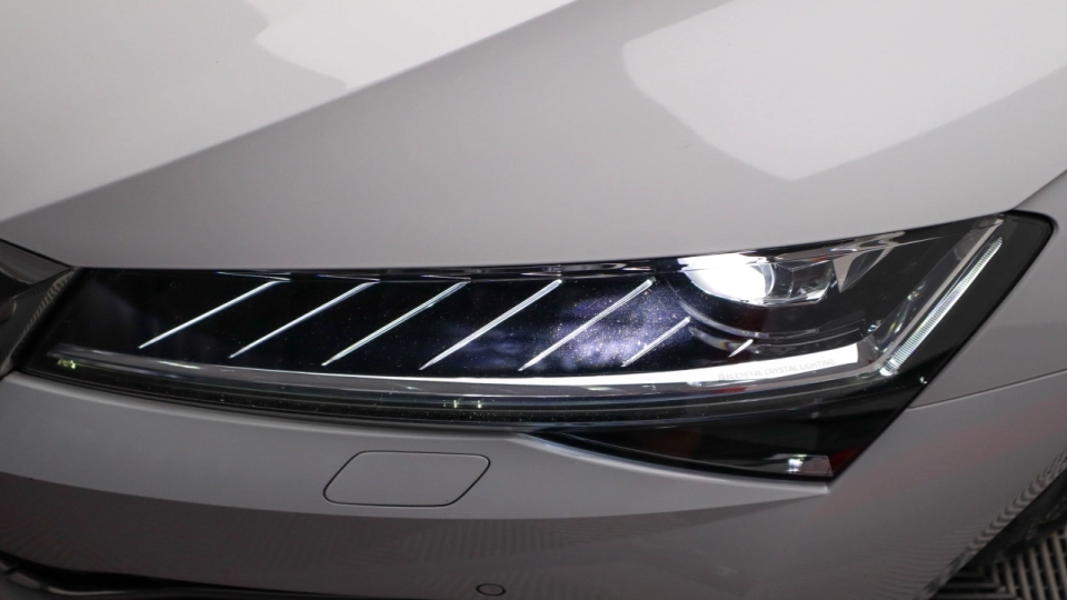 Skoda Superb Combi DSG PlugIn Pano Ventilatie Masaj Keyless ACC Matrix - imaginea 12