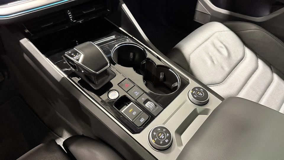 VW Touareg eHybrid Ventilatie Panoramic IQ Light Keyless Carlig - imaginea 21