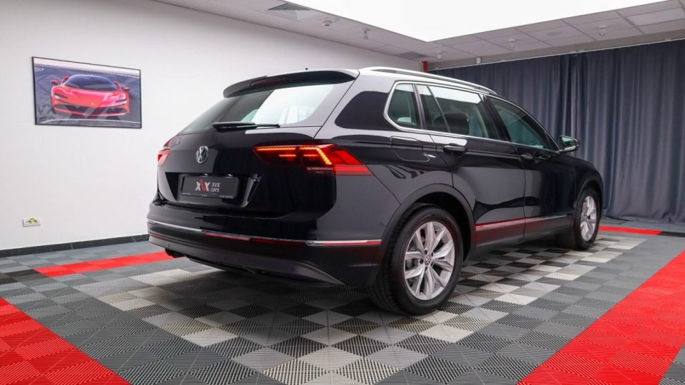 VW Tiguan 2.0 TDI DSG LaneAss BlindSpot Parktronic Cockpit Masaj ACC - imaginea 13