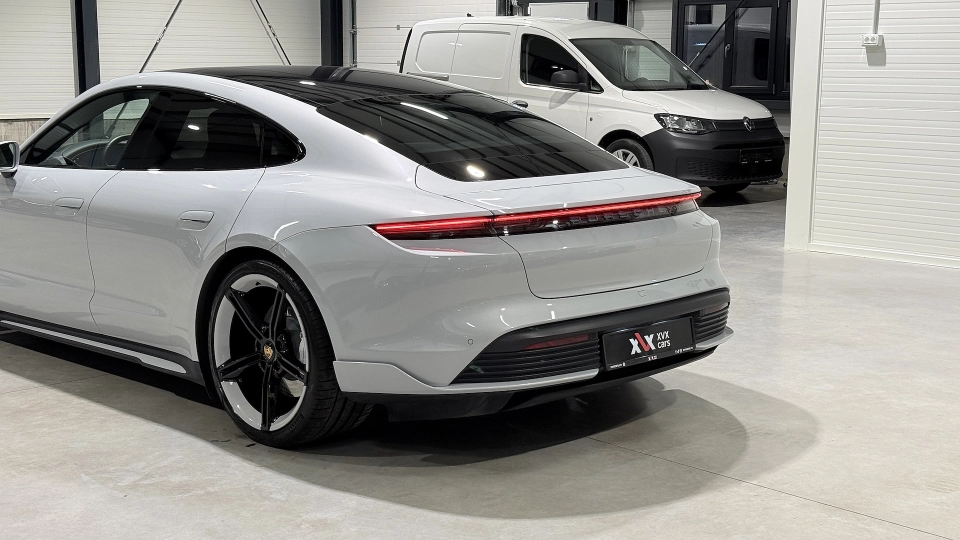 Porsche Taycan Turbo Sport Trapa Ventilatie 360 Matrix Manufaktur - imaginea 12