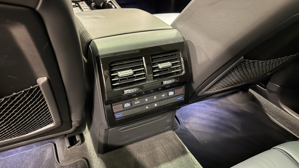 VW Touareg Matrix Scaune Ventilate Panoramic DynAudio ACC Keyless - imaginea 37