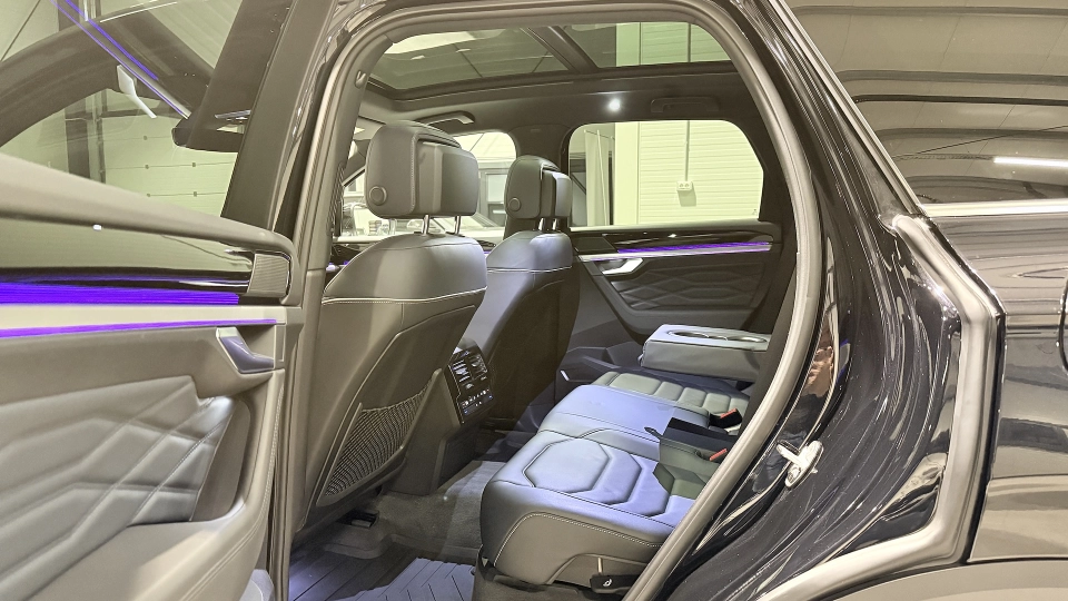 VW Touareg eHybrid Piele Puglia Ventilatie Panoramic IQ Light Carlig - imaginea 29