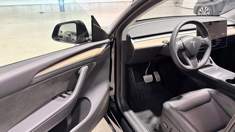 Tesla Model Y Dual Motor Performance Full Self Driving - imaginea 21