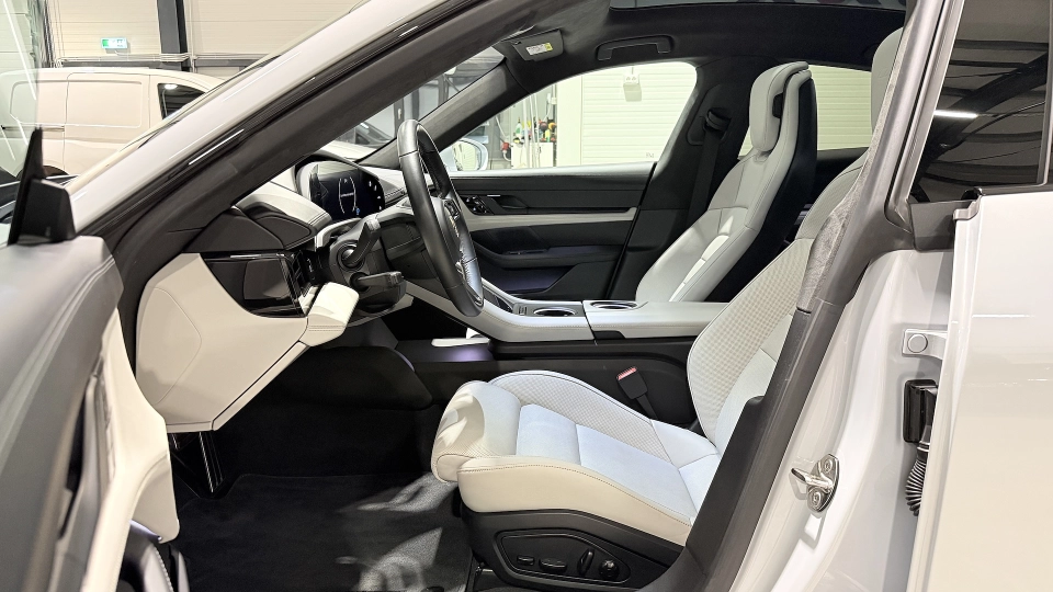 Porsche Taycan Turbo Sport Trapa Ventilatie 360 Matrix Manufaktur - imaginea 7