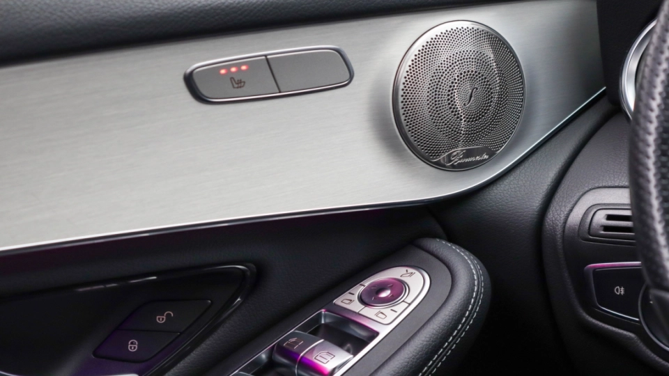 Mercedes GLC 300e Pachet AMG Asistenta PLUS MultiBeam LED Keyless  - imaginea 30