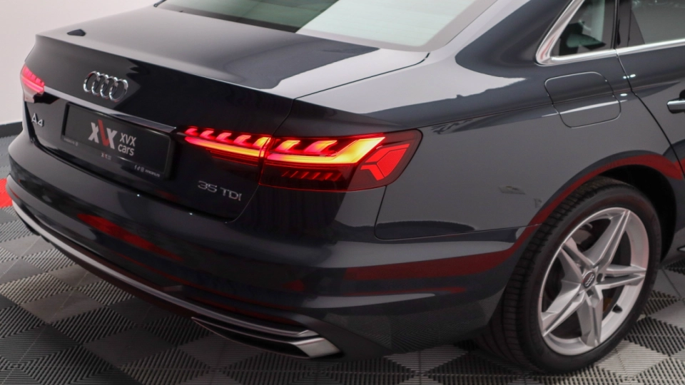Audi A4 2.0 TDI S-tronic Advanced Camera Side Cockpit - imaginea 19