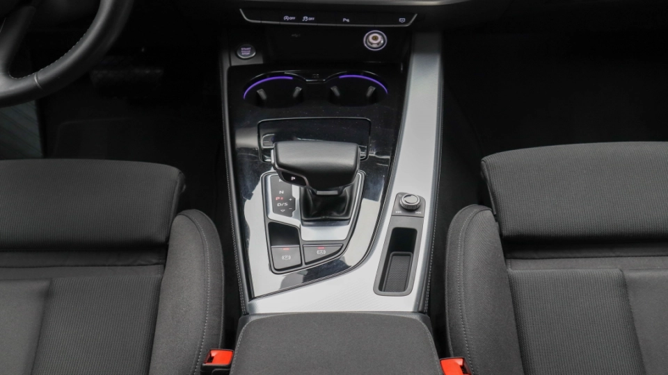 Audi A4 2.0 TDI S-tronic Advanced Camera Side Cockpit - imaginea 33