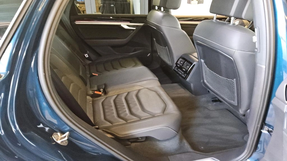 Volkswagen Touareg Elegance 4Motion 3.0 TSI Hybrid 250kW 8-Gang tiptro - imaginea 9