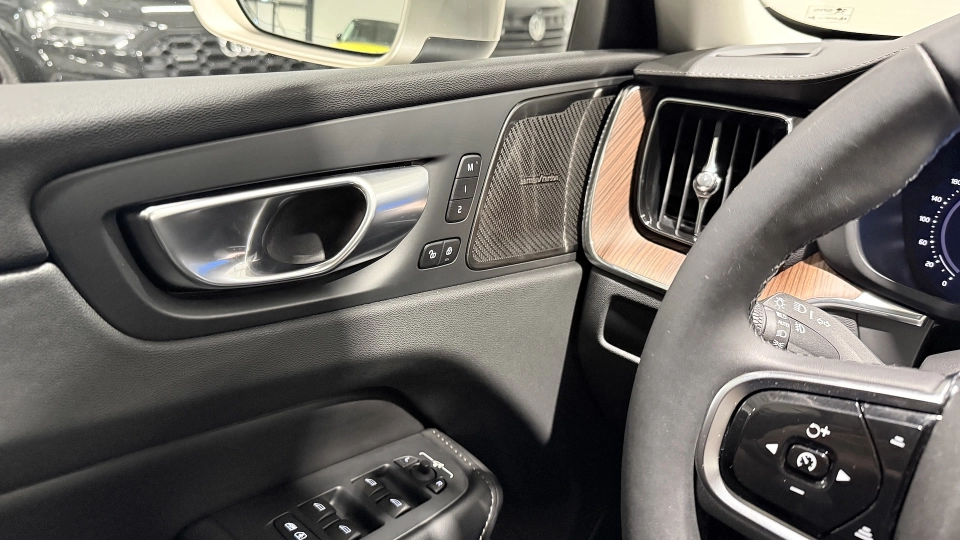 Volvo XC60 T8 Recharge Ultimate Ventilatie Masaj Camere 360 - imaginea 33