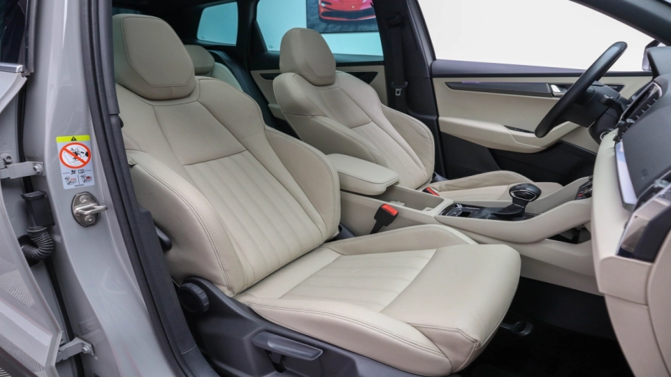 Skoda Karoq 1.5 TSI DSG Panoramic PieleCrem SideAss LED Ambientale - imaginea 6