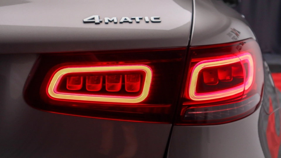 Mercedes GLC 300de Pachet AMG Panoramic Perne de Aer Keyless LED - imaginea 20