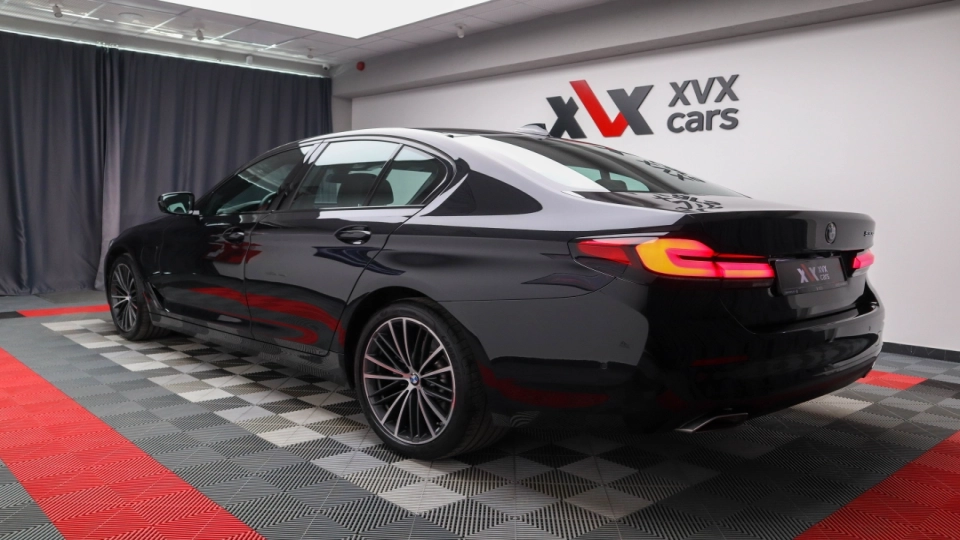BMW 530e Assisted Driving Interior Confort Ventilatie Faruri Laser - imaginea 4