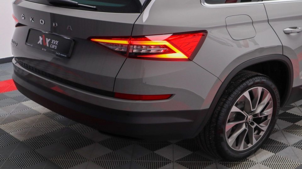 Skoda Kodiaq 2.0 TDI DSG Cockpit Lane BlindSpot ACC Ambientale Keyless - imaginea 22