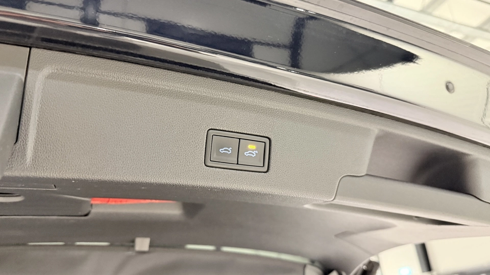 VW Touareg eHybrid Ventilatie Panoramic IQ Light Keyless Carlig 360 - imaginea 38