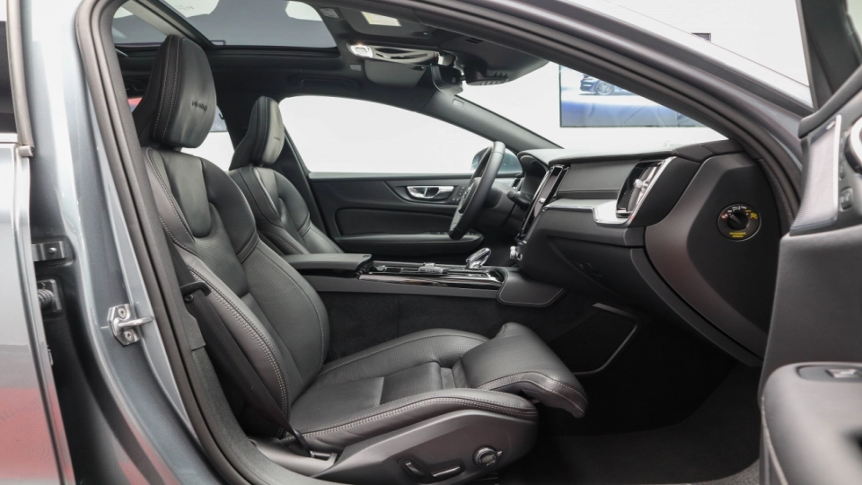 Volvo S60 T8 Plugin Hybrid Inscription Full Dotari Bowers&Wilkins Pano - imaginea 20