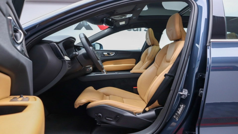Volvo XC60 T8 Inscription Pano ACC ScauneVentilate HeadUp HarmanKardon - imaginea 14