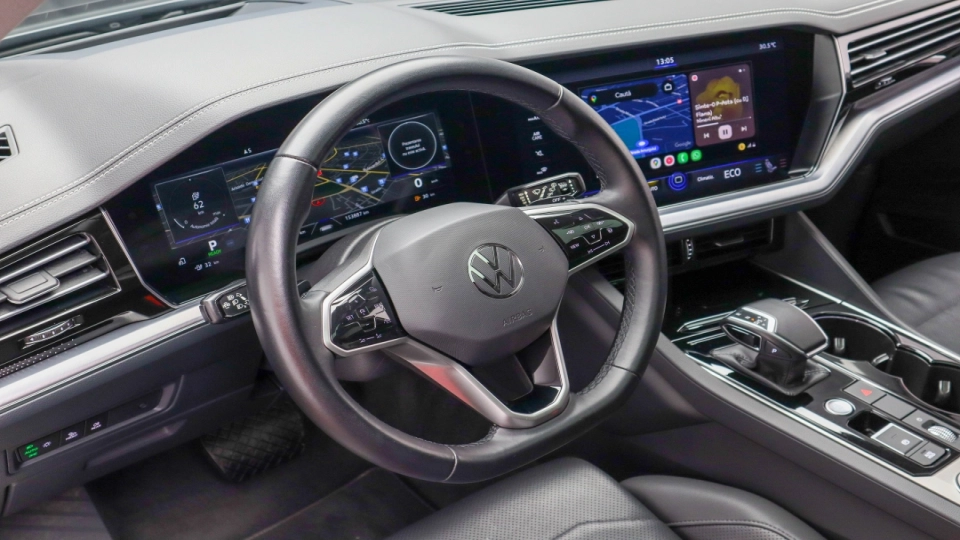 VW Touareg eHybrid Masaj Ventilatie Panoramic IQ Light Keyless Carlig - imaginea 28