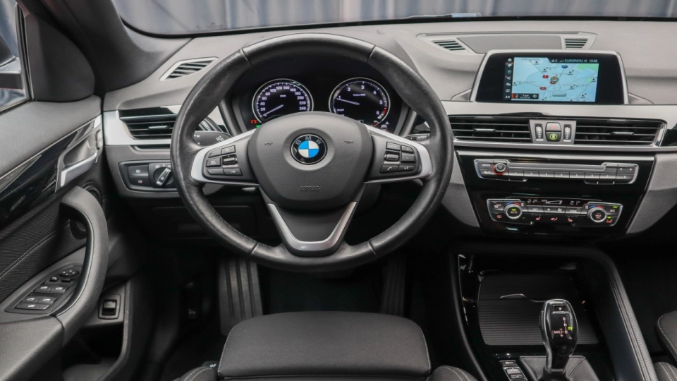BMW X1 SportLine 2.0d Automat Faruri LED Lane Assist Scaune Sport - imaginea 25