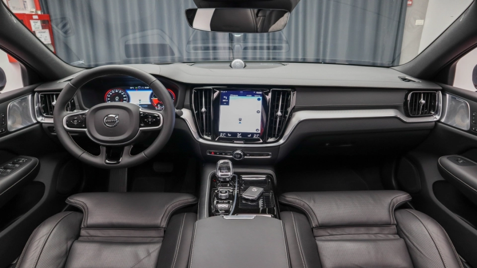 Volvo S60 T8 Plugin Hybrid Inscription Full Dotari Bowers&Wilkins Pano - imaginea 27