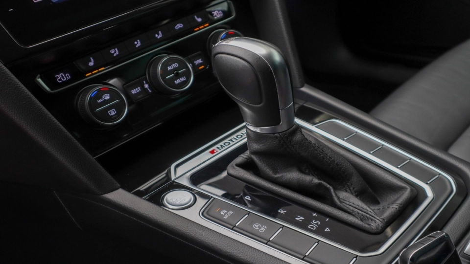 Volkswagen Passat 2.0 TDI DSG 4MOTION V.Cockpit Side/Lane Assist Masaj - imaginea 28