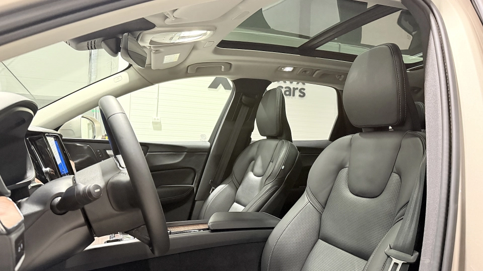 Volvo XC60 T8 Recharge Ultimate Ventilatie Masaj Camere 360 - imaginea 7