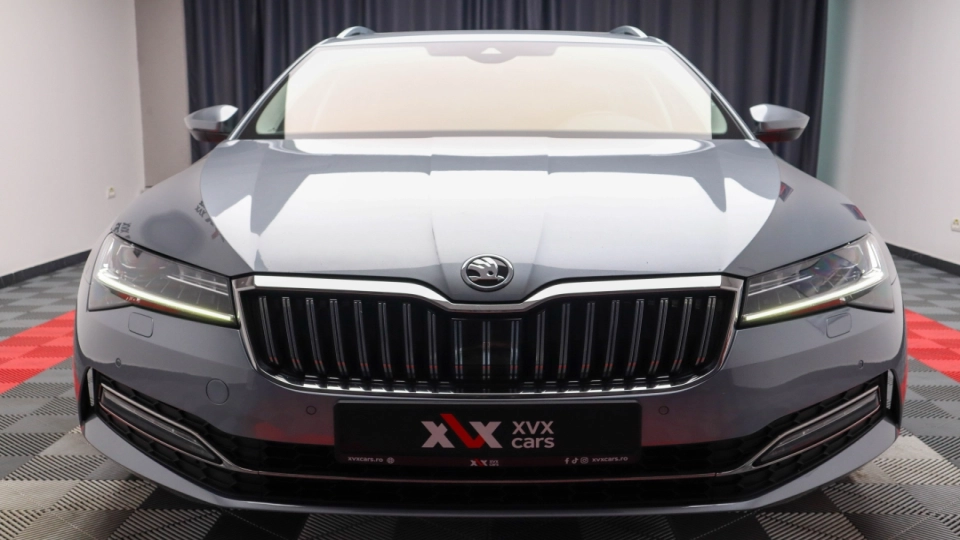 Skoda Superb DSG 4x4 Panoramic ACC Ventilatie BlindSpot Lane Cockpit - imaginea 2