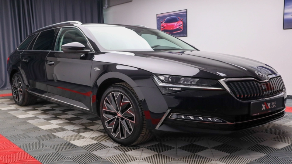 Skoda Superb Combi PlugIn DSG Laurin&Klement Matrix Ambientale - imaginea 11