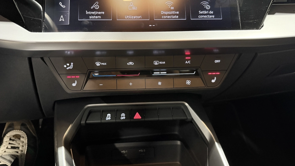 Audi A3 35 TFSI Manual Senzori spate - imaginea 20