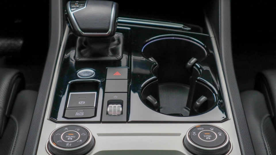 VW Touareg eHybrid Masaj Ventilatie Panoramic IQ Light Keyless Carlig - imaginea 33