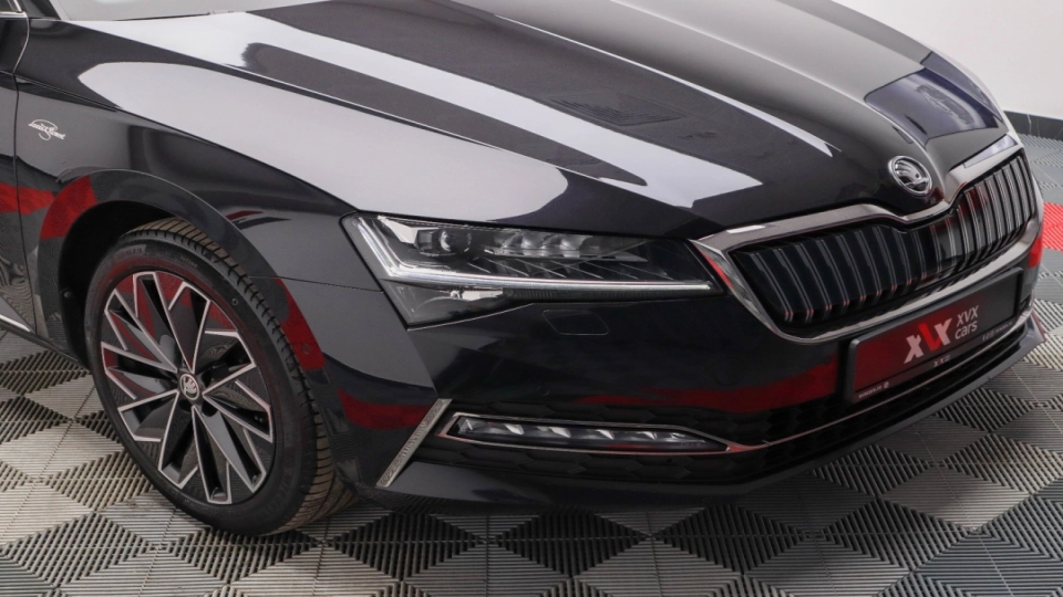Skoda Superb Combi PlugIn DSG Laurin&Klement Matrix Ambientale - imaginea 14