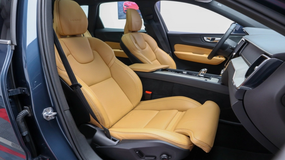Volvo XC60 T8 Inscription Pano ACC ScauneVentilate HeadUp HarmanKardon - imaginea 25