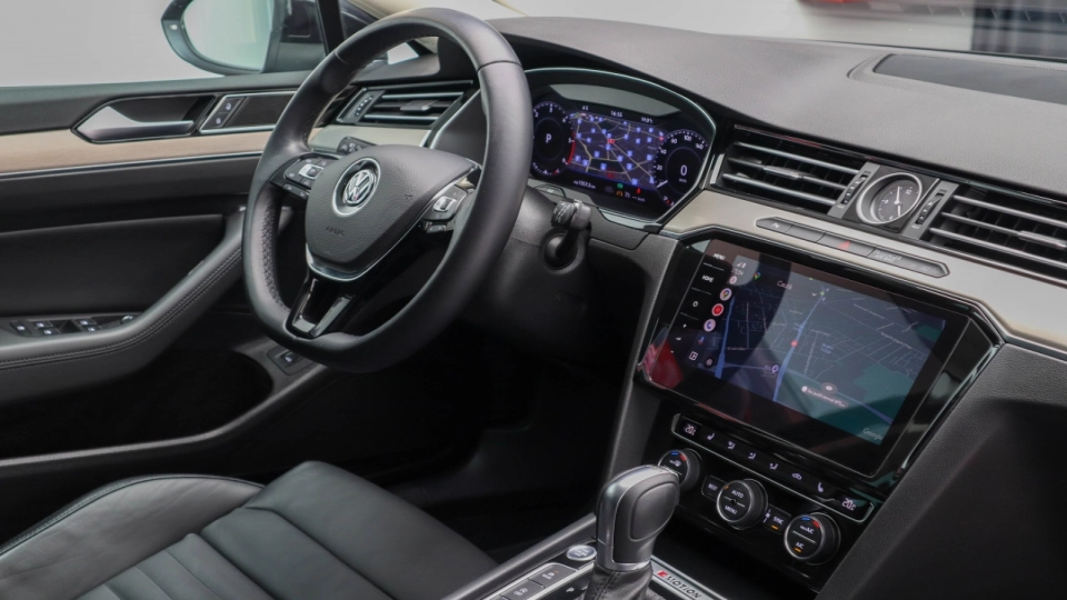 Volkswagen Passat 2.0 TDI DSG 4MOTION V.Cockpit Side/Lane Assist Masaj - imaginea 30