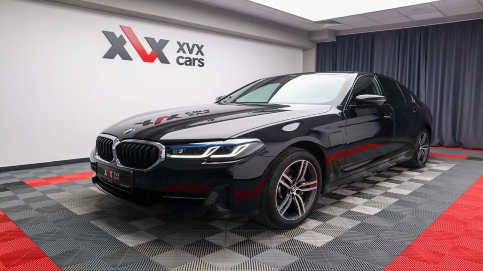 BMW 530e xDrive Automat Trapa Head Up Ambientale Faruri Laser Cockpit - imaginea 1