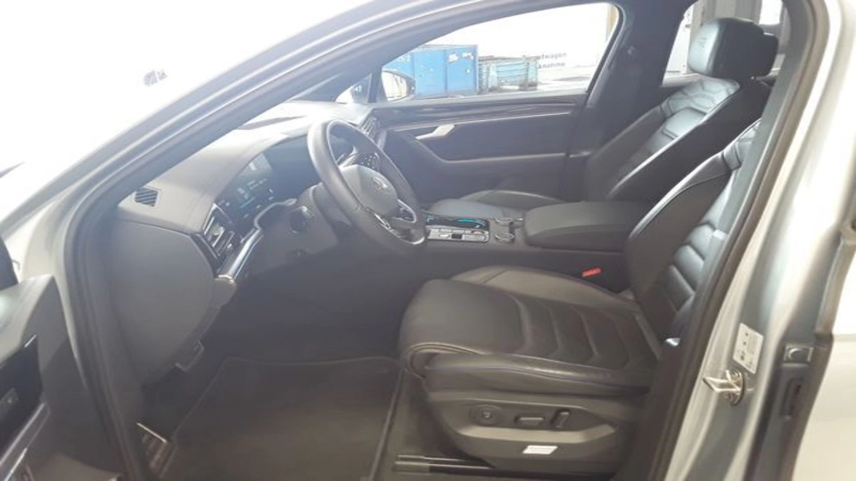 Volkswagen Touareg R Facelift Ventilatie Incalzire Memorii Puglia - imaginea 6
