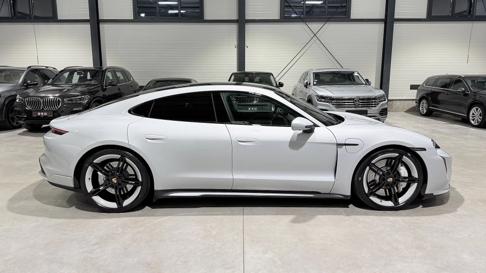 Porsche Taycan Turbo Sport Trapa Ventilatie 360 Matrix Manufaktur - imaginea 15