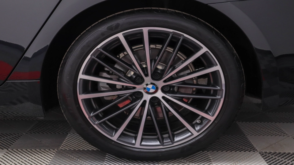 BMW 530e Assisted Driving Interior Confort Ventilatie Faruri Laser - imaginea 16