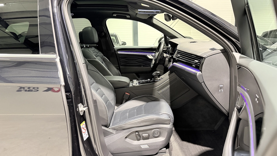 VW Touareg eHybrid Piele Puglia Ventilatie Panoramic IQ Light Carlig - imaginea 27