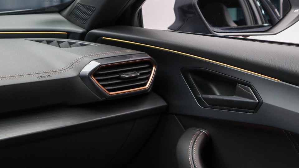 Cupra Formentor Hybrid ACC Piele LED Cockpit Carlig LaneAssist Memorii - imaginea 35