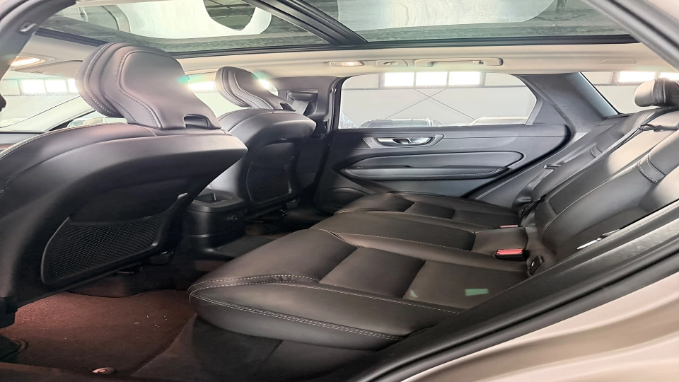 Volvo XC60 T8 Recharge Ultimate Ventilatie Masaj Camere 360 - imaginea 6