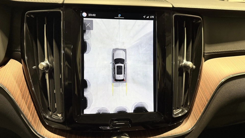 Volvo XC60 T8 Recharge Ultimate Ventilatie Masaj Camere 360 - imaginea 31