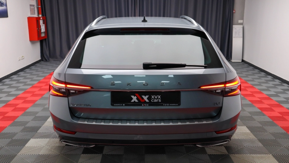 Skoda Superb Combi PlugIn DSG Laurin&Klement Matrix Webasto Ambientale - imaginea 5