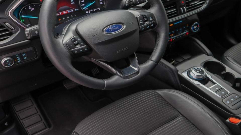 Ford Kuga Titanium X Plug-In Hybrid Automat 2.5 Benzina Bang&Olufsen - imaginea 31