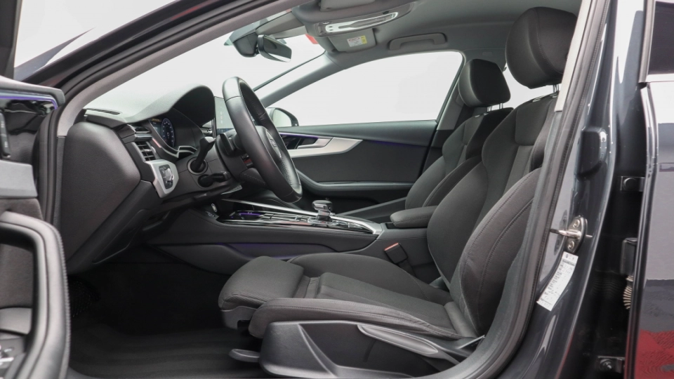 Audi A4 2.0 TDI S-tronic Advanced Camera Side Cockpit - imaginea 21